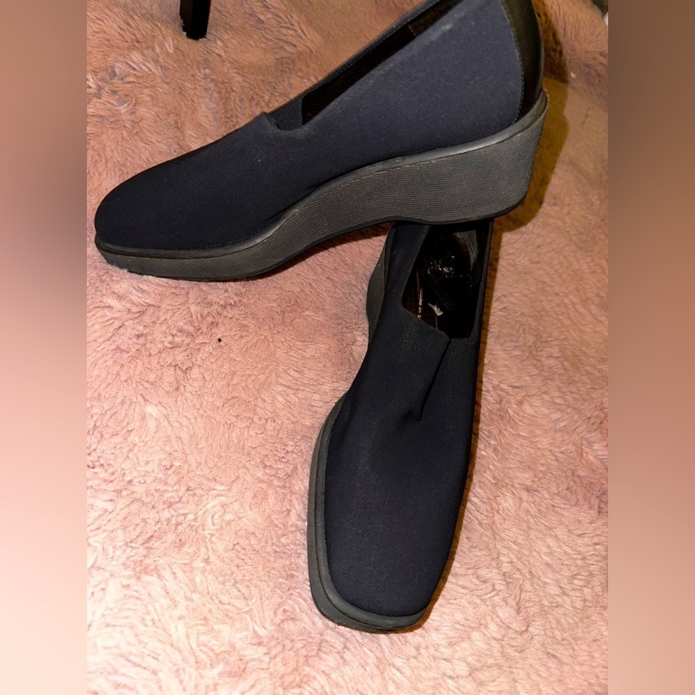 Donald J. Pliner AtLast Black slip on Wedge Shoe 8.5M office casual minimalist